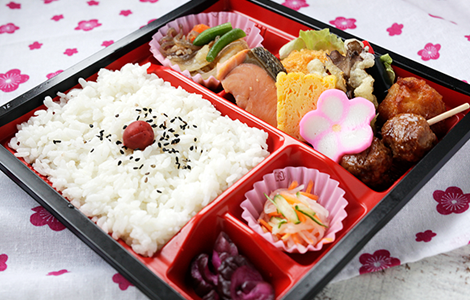 毎日のお弁当は河本食品「横綱」へ